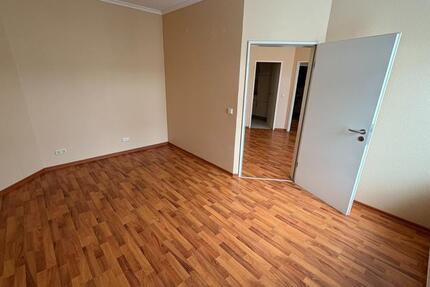 kl. 3-Zi im Zentrum mit Aufzug, Balkon und EBK 3 zimmer