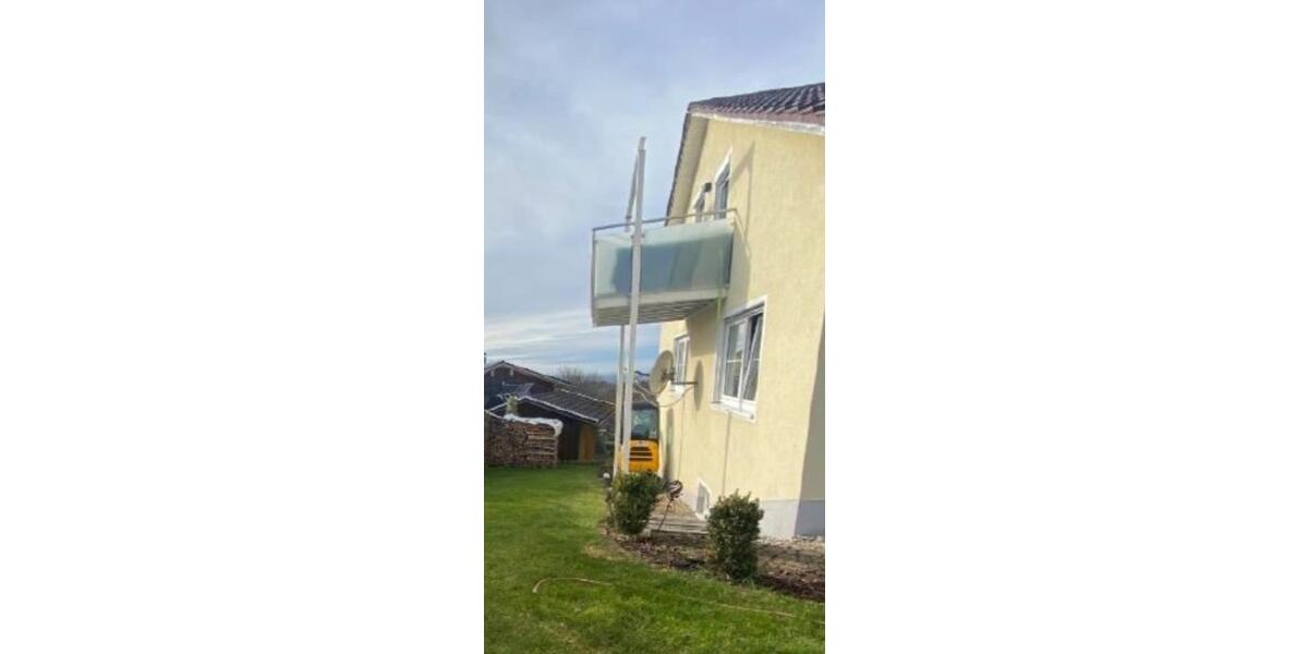 Klima-EinbauKüche-Balkon-Stellplatz-TOP-Fernblick 3 zimmer