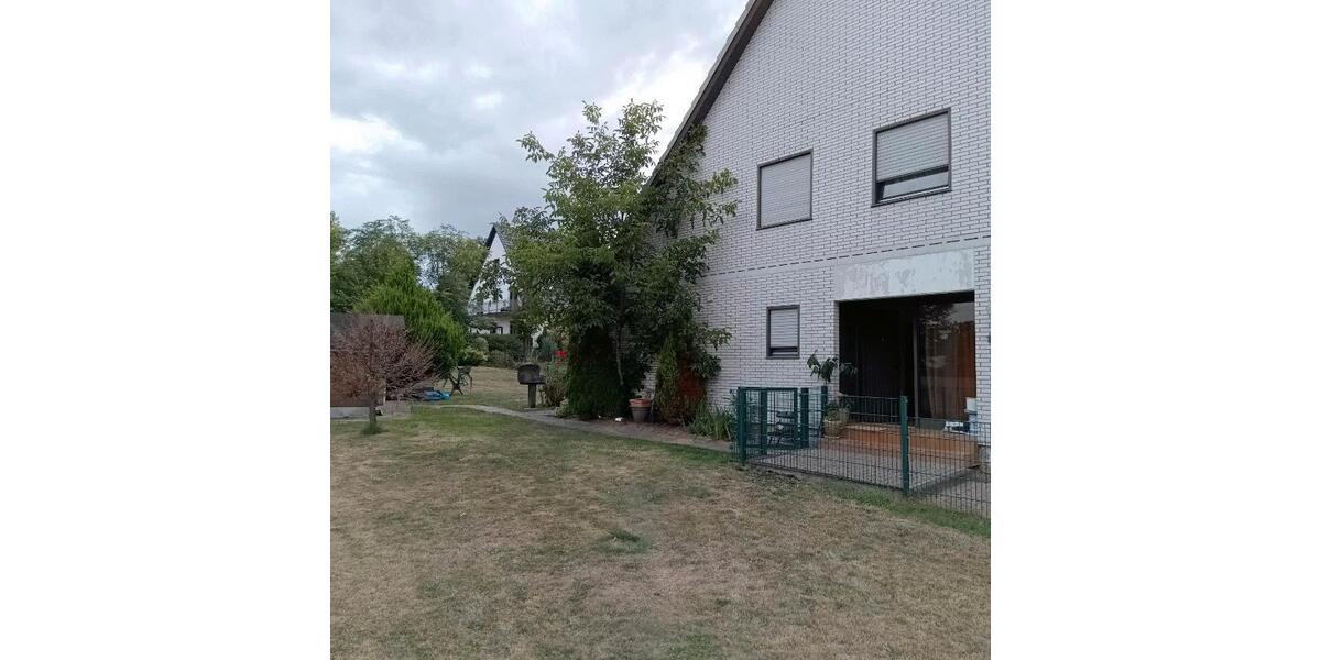 Wohnen auf Zeit Bedburg - 5 Zimmer, 15 m&sup2;, 400&euro; | Angebot:25798018