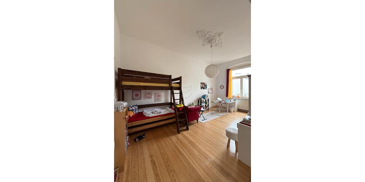 Etagenwohnung Wiesbaden Klarenthal - 4 Zimmer, 140 m&sup2;, 1.900&euro; | Angebot:26645382