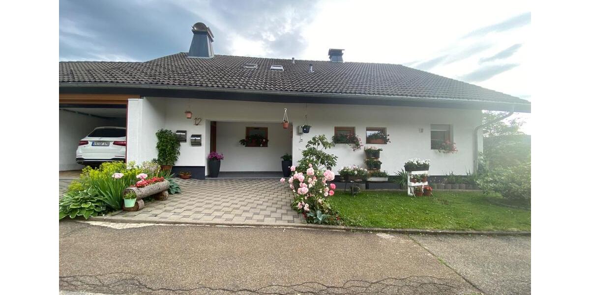 Erdgeschoßwohnung Furtwangen im Schwarzwald - 3 Zimmer, 104 m&sup2;, 850&euro; | Angebot:26342847