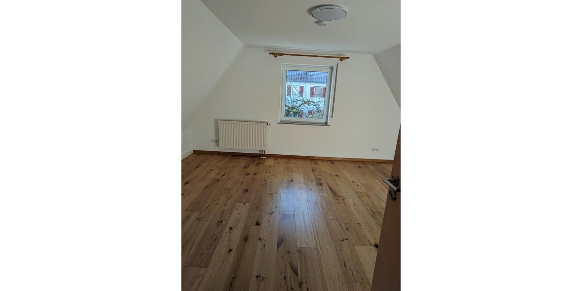 Etagenwohnung Illertissen - 2.5 Zimmer, 72 m&sup2;, 900&euro; | Angebot:25171601