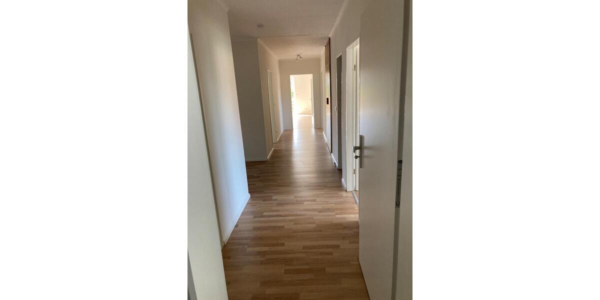 Etagenwohnung Wasbüttel - 5 Zimmer, 162 m&sup2;, 1.250&euro; | Angebot:24689990