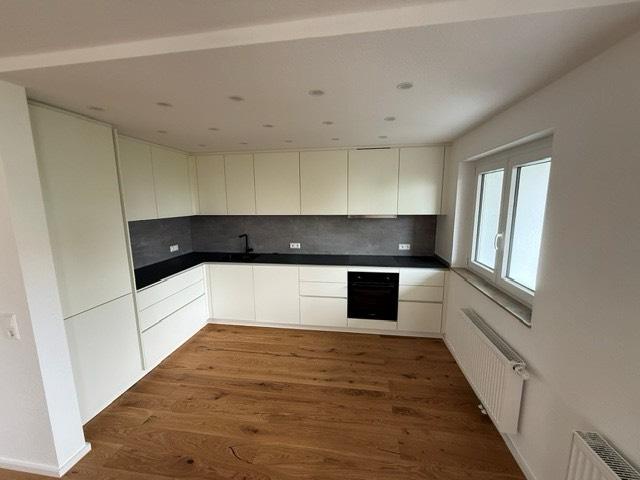 Etagenwohnung Böblingen - 3 Zimmer, 80 m&sup2;, 1.750&euro; | Angebot:26247561