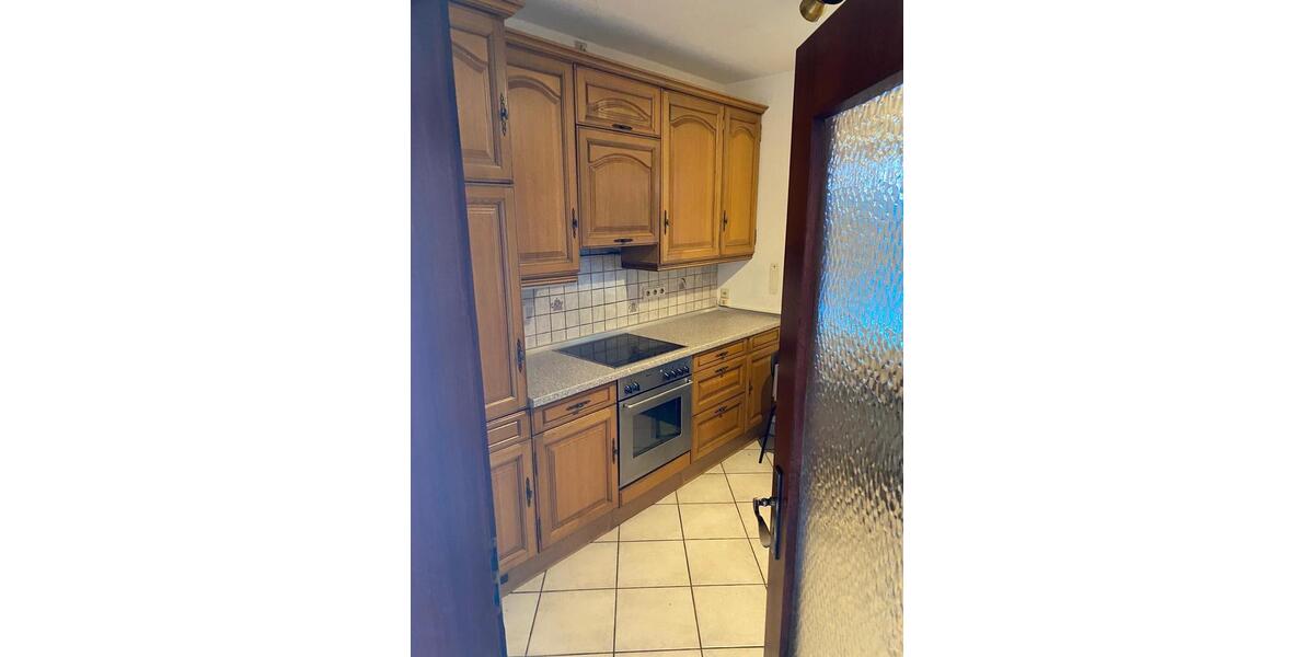 Etagenwohnung Ehringshausen - 5 Zimmer, 145 m&sup2;, 1.500&euro; | Angebot:24782704