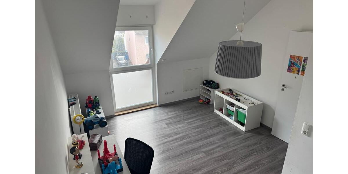 Dachgeschoßwohnung Armsheim - 5 Zimmer, 183 m&sup2;, 1.800&euro; | Angebot:26230360