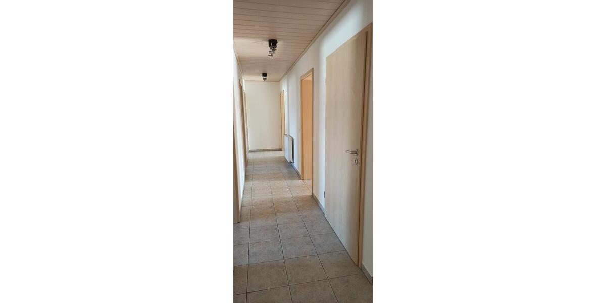 Etagenwohnung Werneck - 4 Zimmer, 126 m&sup2;, 1.000&euro; | Angebot:25792142