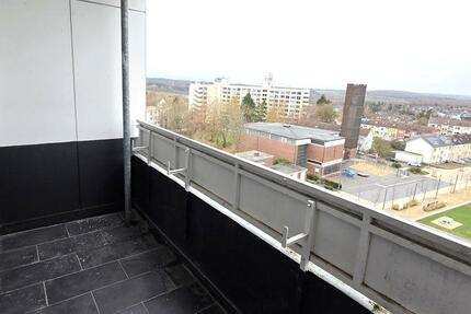 Herrliche Aussichten! Apartment + Loggia, frisch renoviert, guter Raumschnitt, modernes Bad, Aufzug 1 zimmer