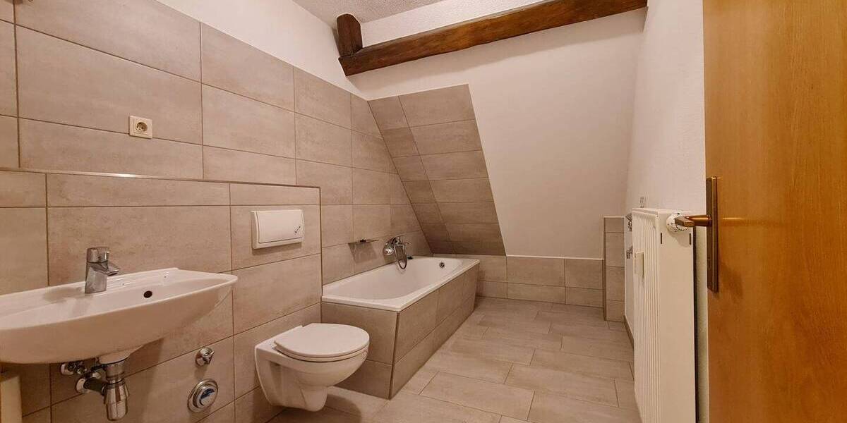 Etagenwohnung Löbau Altlöbau - 2 Zimmer, 76 m&sup2;, 456&euro; | Angebot:26319645