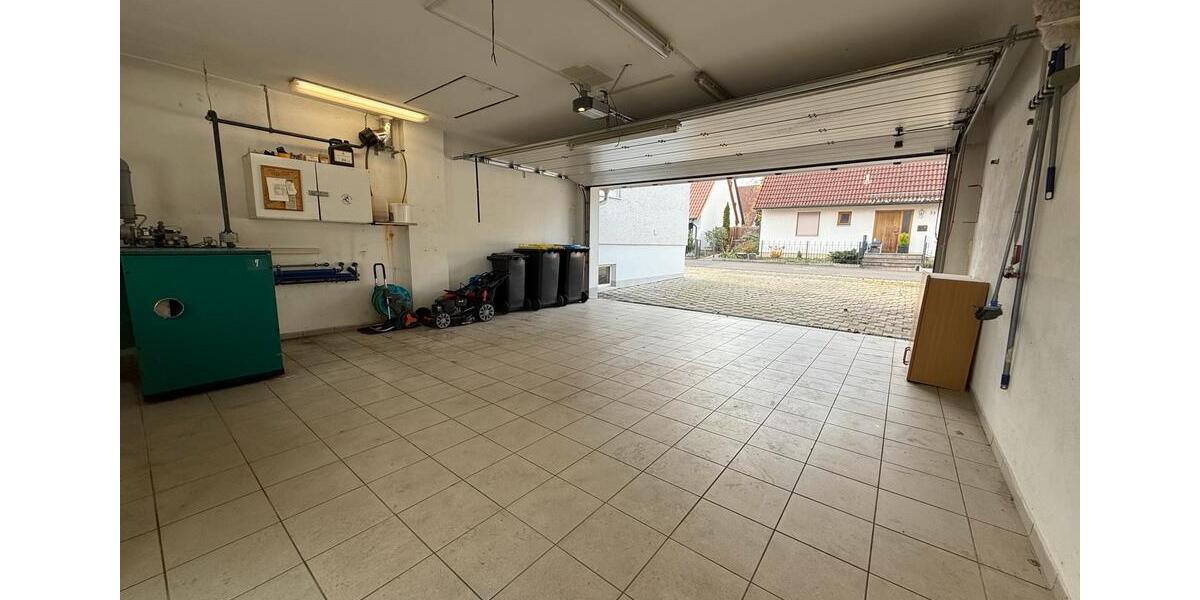 Einfamilienhaus Schwebheim - 6 Zimmer, 165 m&sup2;, 2.390&euro; | Angebot:24820196