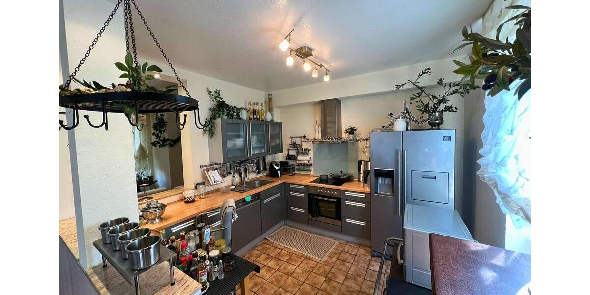 Einfamilienhaus Bad Pyrmont - 6 Zimmer, 240 m&sup2;, 1.500&euro; | Angebot:26193677