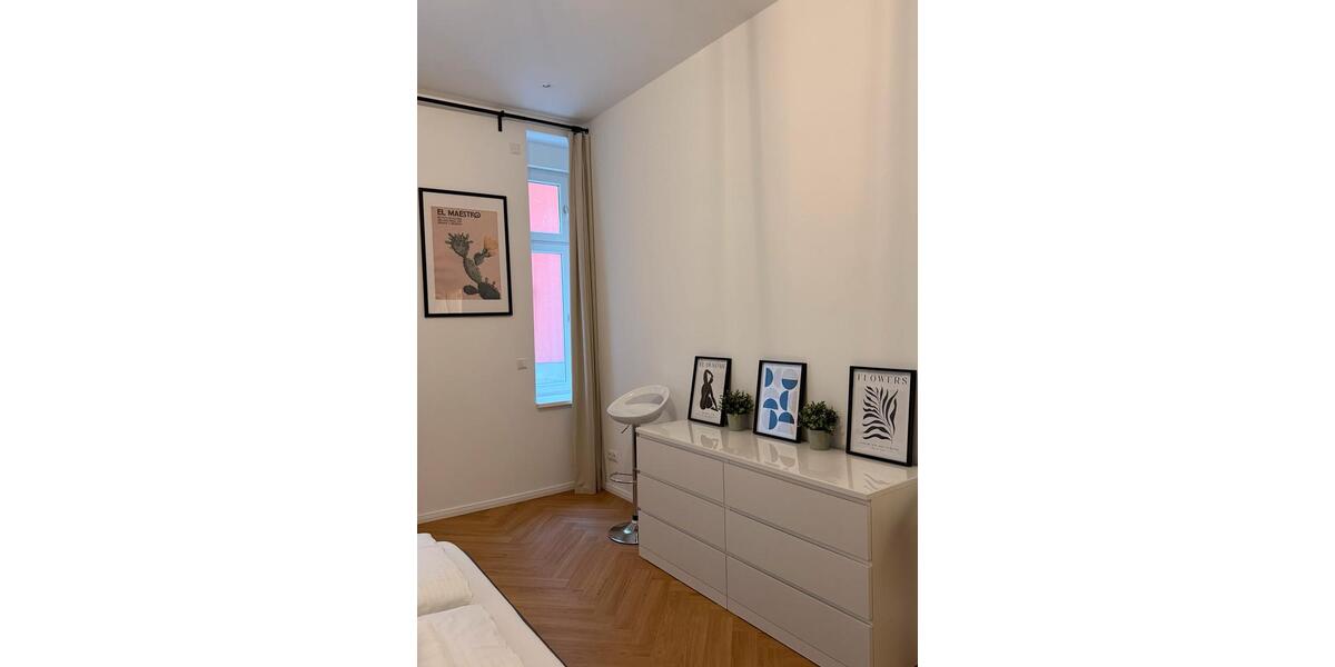 Erdgeschoßwohnung Berlin Mitte - 2 Zimmer, 71 m&sup2;, 2.300&euro; | Angebot:24878384