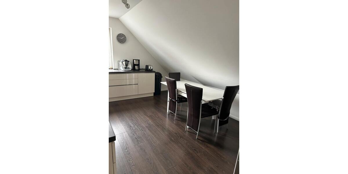 Etagenwohnung Adendorf - 3.5 Zimmer, 110 m&sup2;, 1.650&euro; | Angebot:25963602