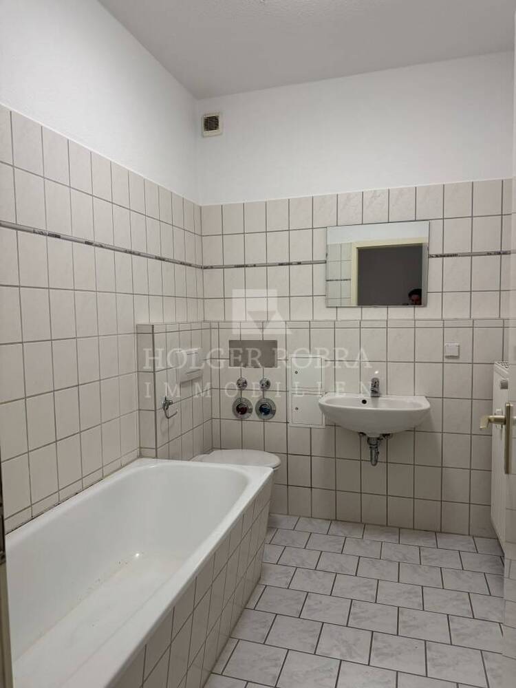 Ruhig gelegene 2 Zimmerwhg mit kl.Balkon,WB,Keller,!