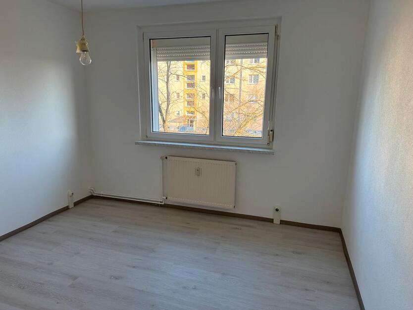 Helle drei Zimmer Wohnung in Lauta - Sachsen.