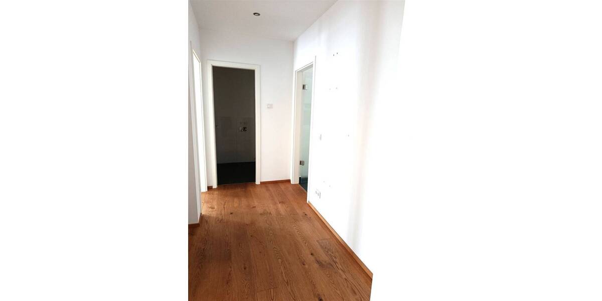 Etagenwohnung Zwenkau - 3 Zimmer, 108 m&sup2;, 1.499&euro; | Angebot:26308337