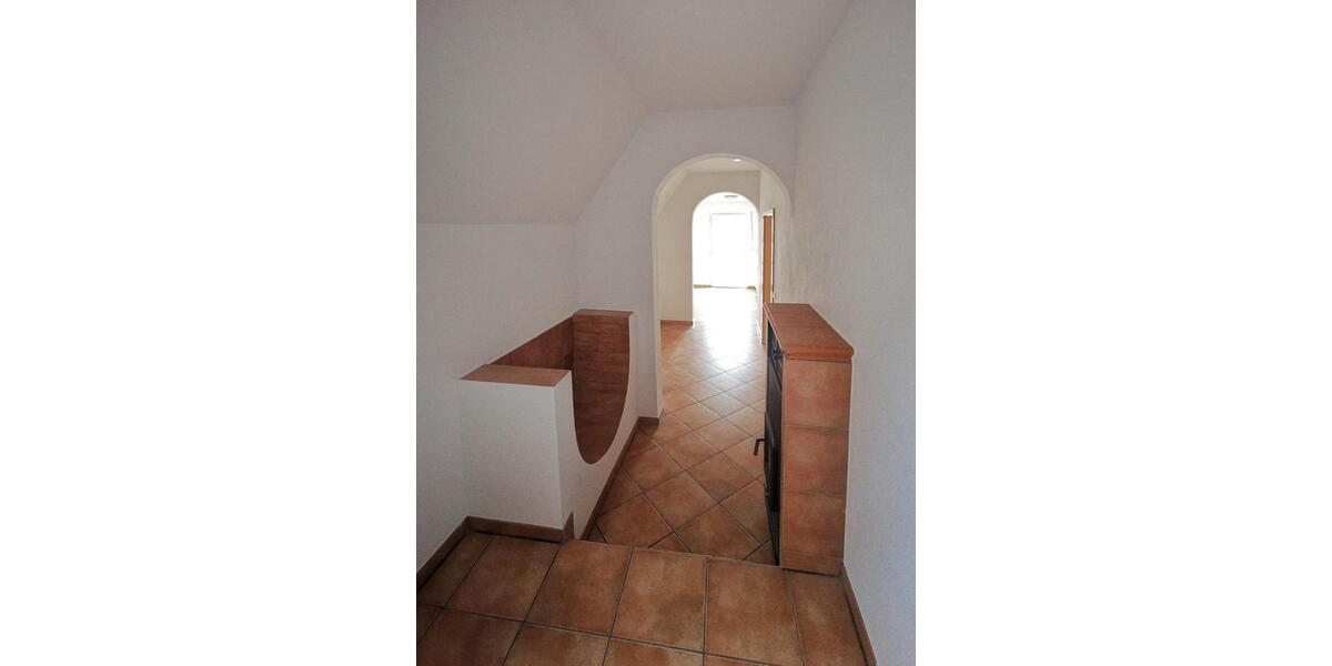 Dachgeschoßwohnung Hartheim am Rhein - 4 Zimmer, 132 m&sup2;, 1.520&euro; | Angebot:26624238