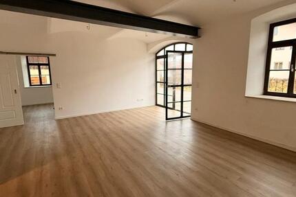 Wohnung Tacherting - 3 Zimmer, 110 m&sup2;, 1.350&euro; | Angebot:25046895