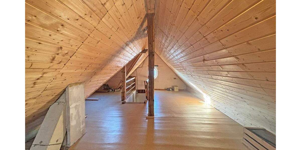 Etagenwohnung Stuttgart Sonnenberg - 4 Zimmer, 108 m&sup2;, 2.150&euro; | Angebot:25704687