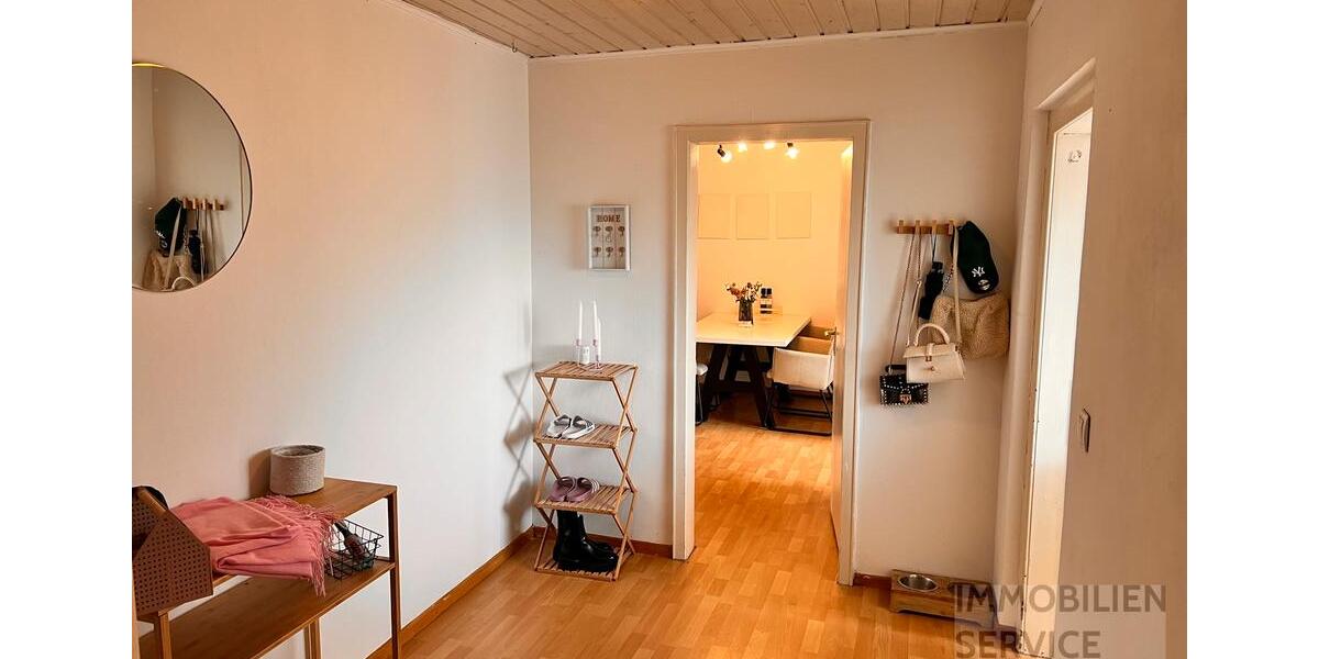 Dachgeschoßwohnung Lemgo - 2.5 Zimmer, 83 m&sup2;, 650&euro; | Angebot:25380347