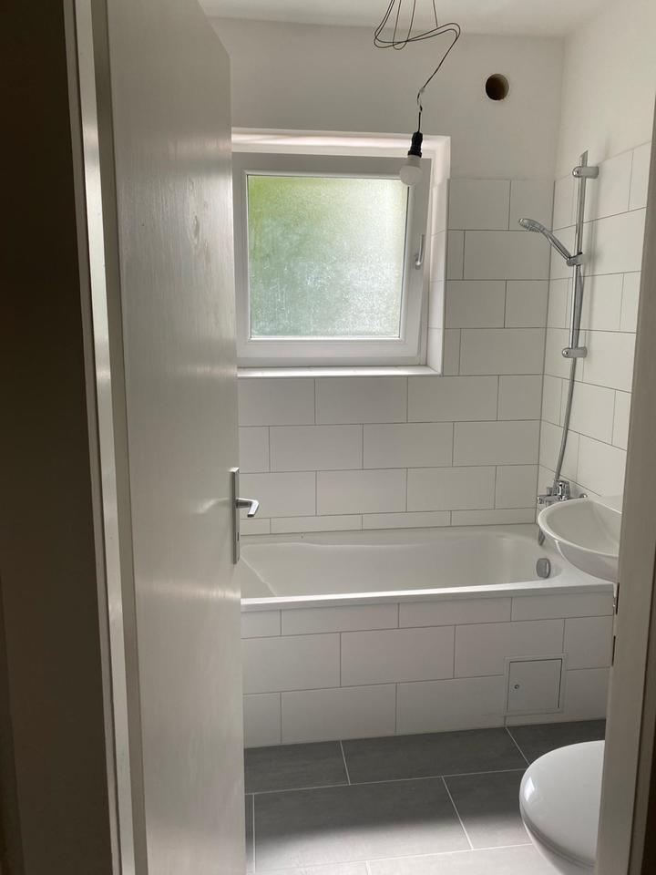 Frisch Saniert! Schöne 3 Zimmer Wohnung