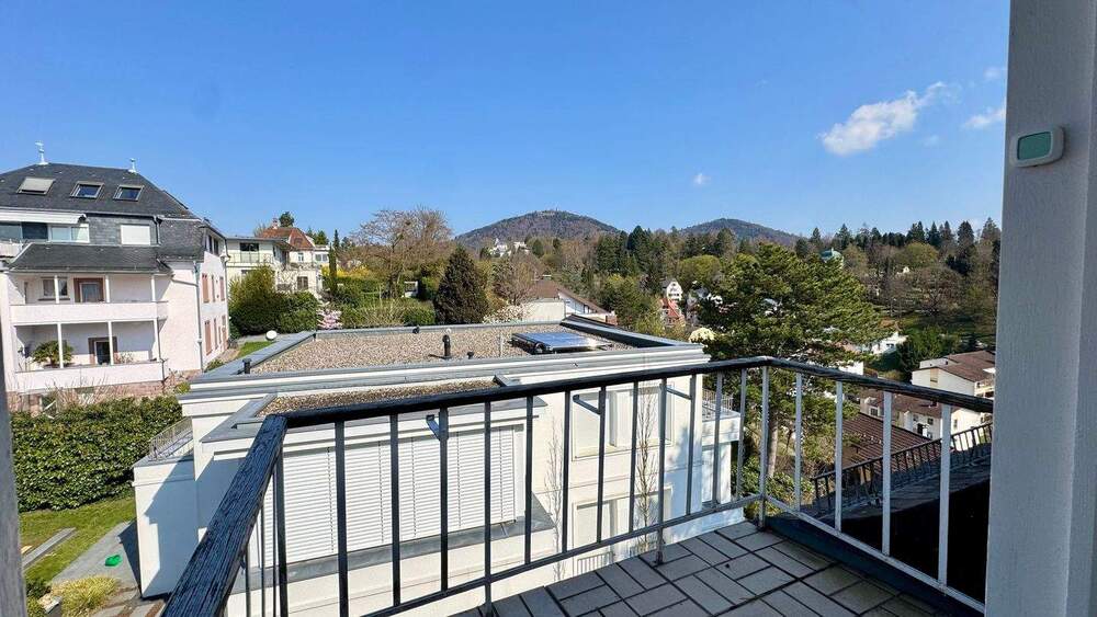 Etagenwohnung Baden-Baden Innenstadt - 4 Zimmer, 123 m&sup2;, 1.600&euro; | Angebot:25877332