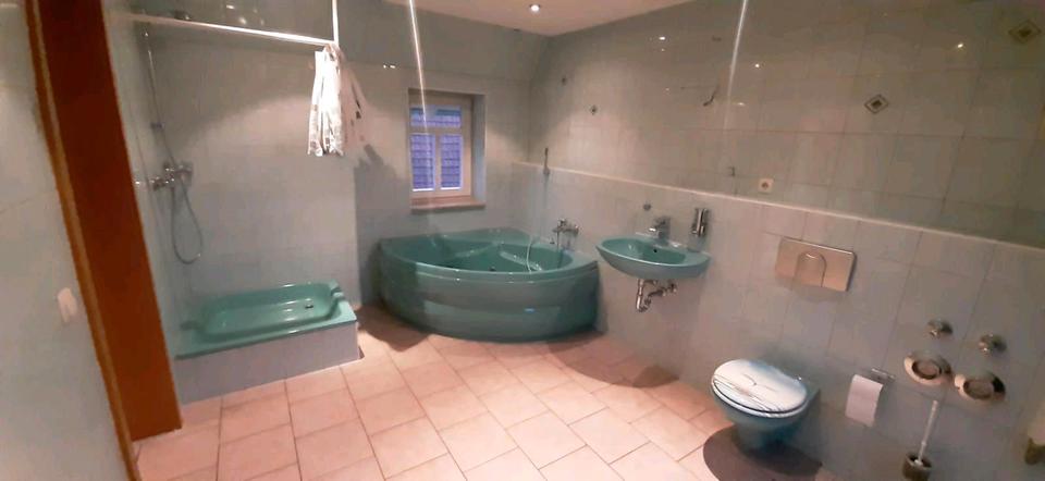 Dachgeschosswohnung in Erfurt-Schmira zu Vermieten 2 zimmer