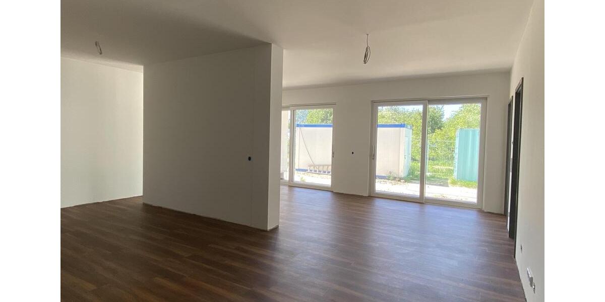 Erdgeschoßwohnung Döbeln - 4 Zimmer, 125 m&sup2;, 1.251&euro; | Angebot:23873141