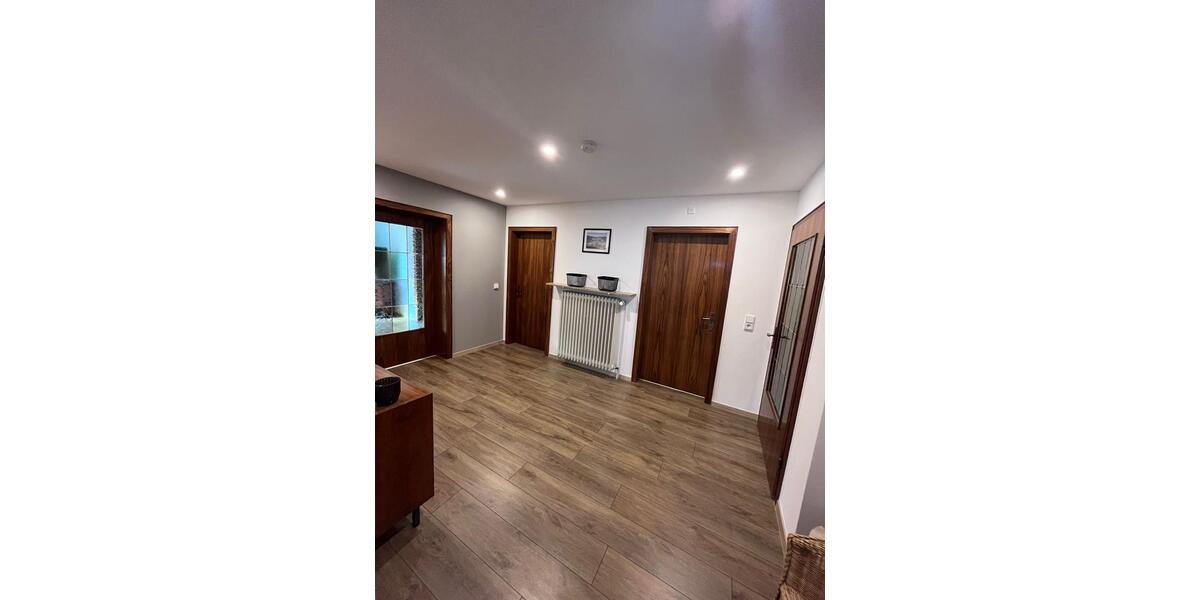 Einfamilienhaus Bad Berleburg - 2 Zimmer, 90 m&sup2;, 100&euro; | Angebot:8762019