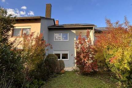 Voll möbliertes 5-Zi.-Reihenmittelhaus mit Einbauküche und Garten in Lappersdorf 5 zimmer