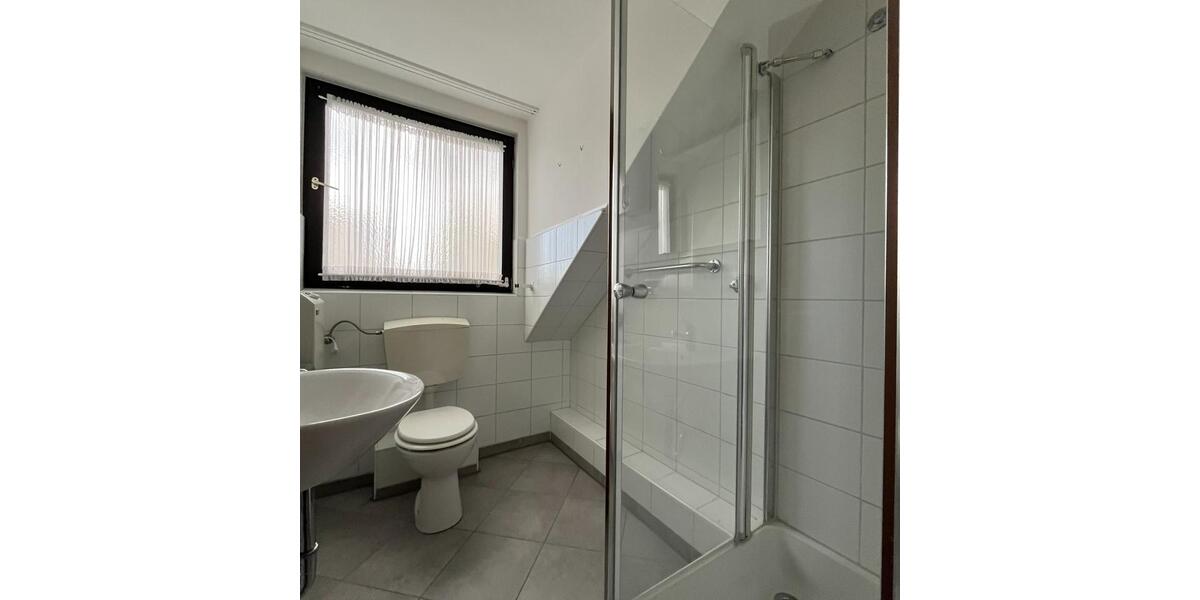 Große 4-Zimmerwohnung mit Doppelgarage. Ideal für Homeoffice 4 zimmer