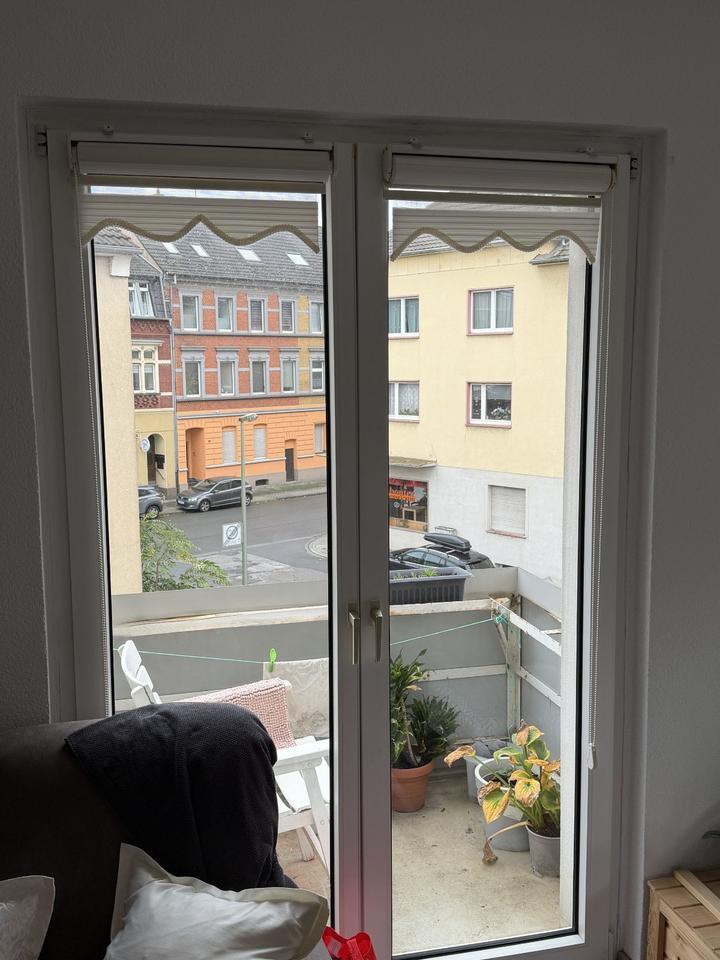 2-Zimmer-Wohnung im 2.OG mit Balkon in Duisburg-Untermeiderich zimmer