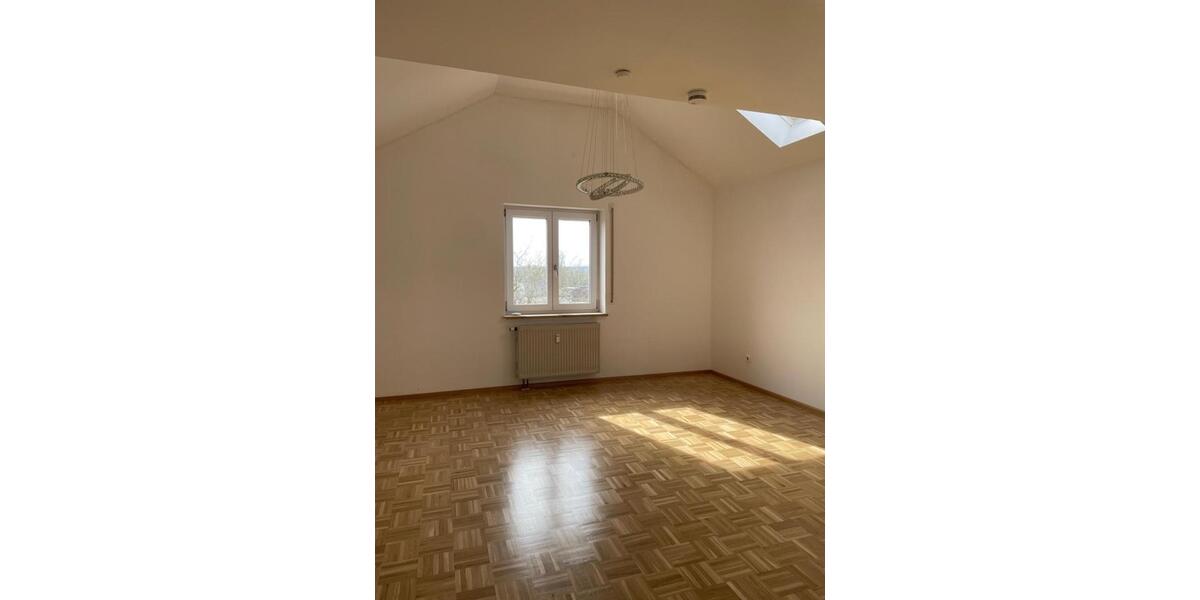 Dachgeschoßwohnung Simbach am Inn - 3 Zimmer, 95 m&sup2;, 750&euro; | Angebot:26089182