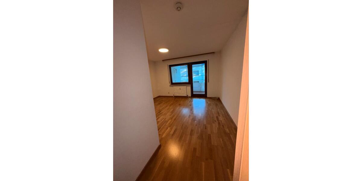 Etagenwohnung Kornwestheim - 4 Zimmer, 120 m&sup2;, 1.700&euro; | Angebot:26615319