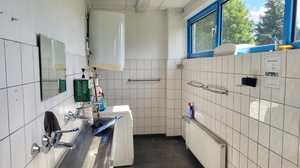 Produktionshalle mit Sozialräumen in Stendal zu vermieten zimmer