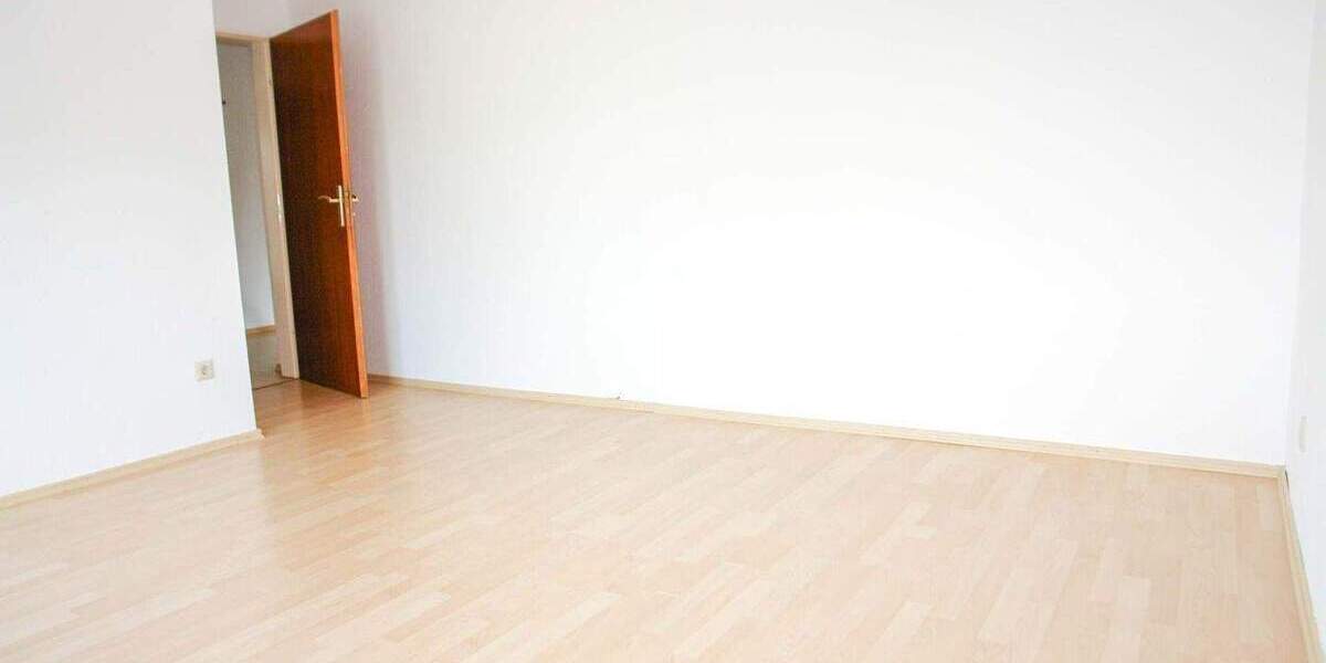 Gemütliche ca.100m² Erdgeschoss-Wohnung mit geschützter West-Terrasse 3 zimmer