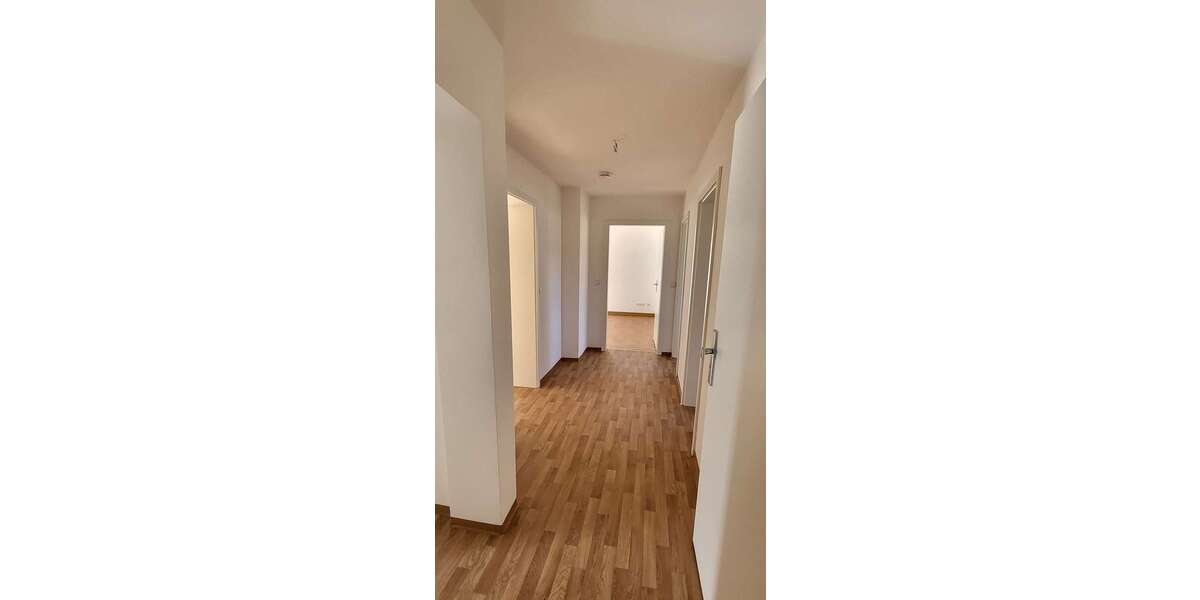 Etagenwohnung Waldershof - 3 Zimmer, 71 m&sup2;, 408&euro; | Angebot:24976150