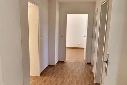 Wohnung Waldershof - 3 Zimmer, 71 m&sup2;, 408&euro; | Angebot:24976150