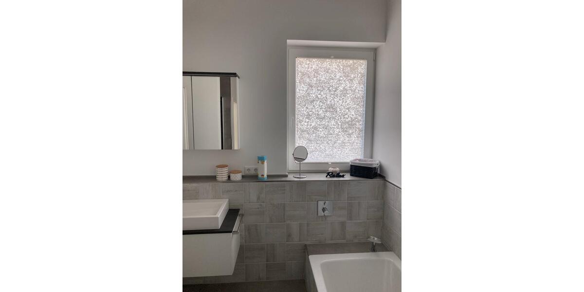 Hochparterre Naila - 3 Zimmer, 100 m&sup2;, 1.000&euro; | Angebot:25905391