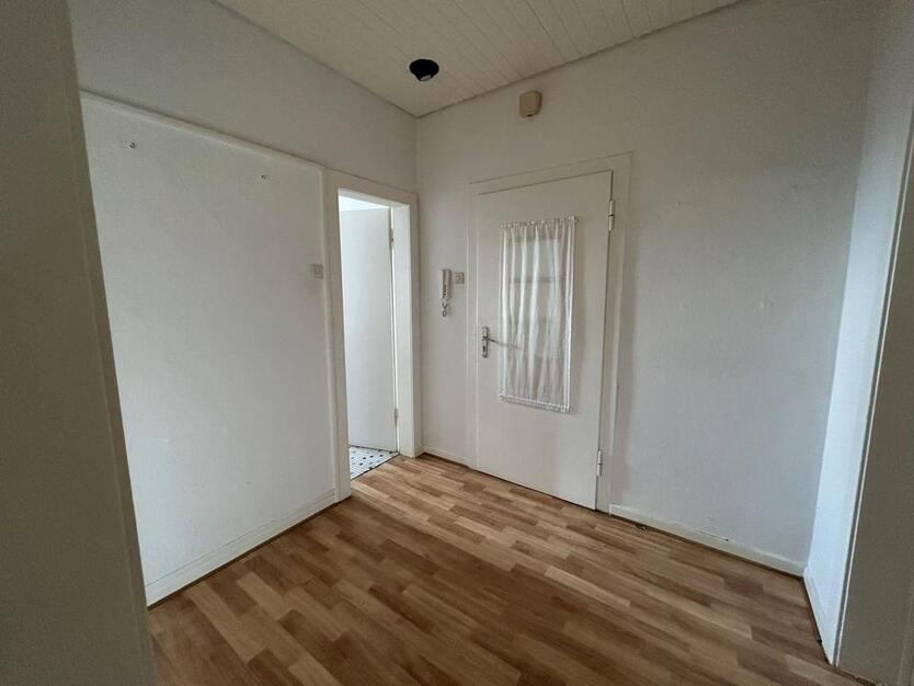 RENOVIERUNG NOTWENDIG: 2-Zimmer-Erdgeschoßwohnung in Arnsberg