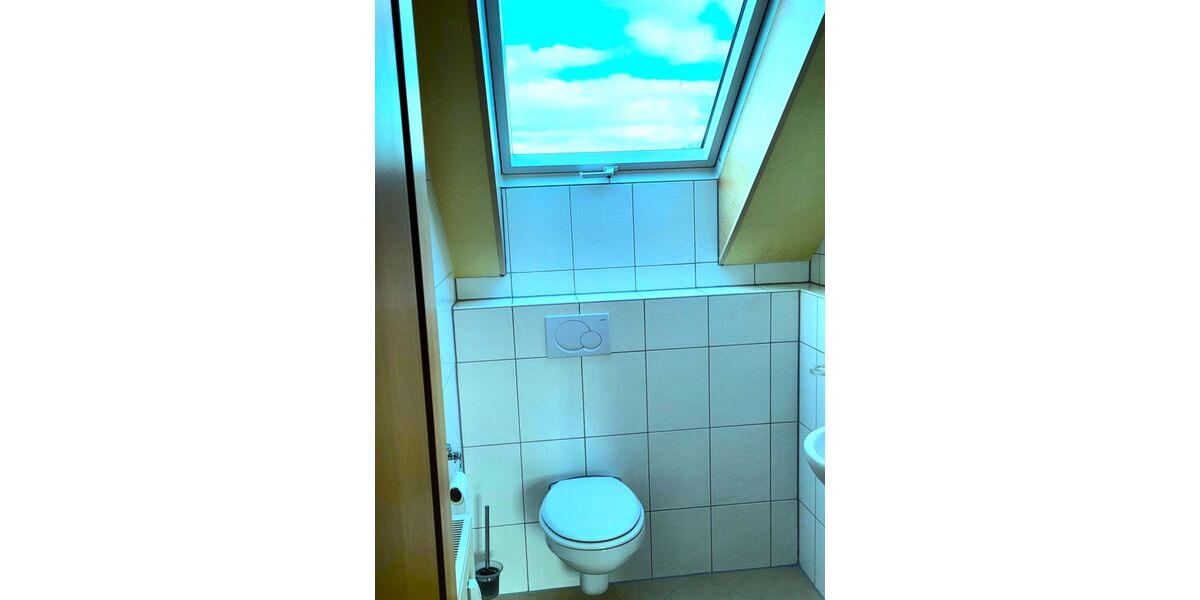 LUXUSPUR 5 Zi. DG 112m² + UG 17m² Büro-Hobbyraum an max. 3 Pers. zum 1.7.26 - Dachgeschoßwohnung Lorch | Angebot:26227932