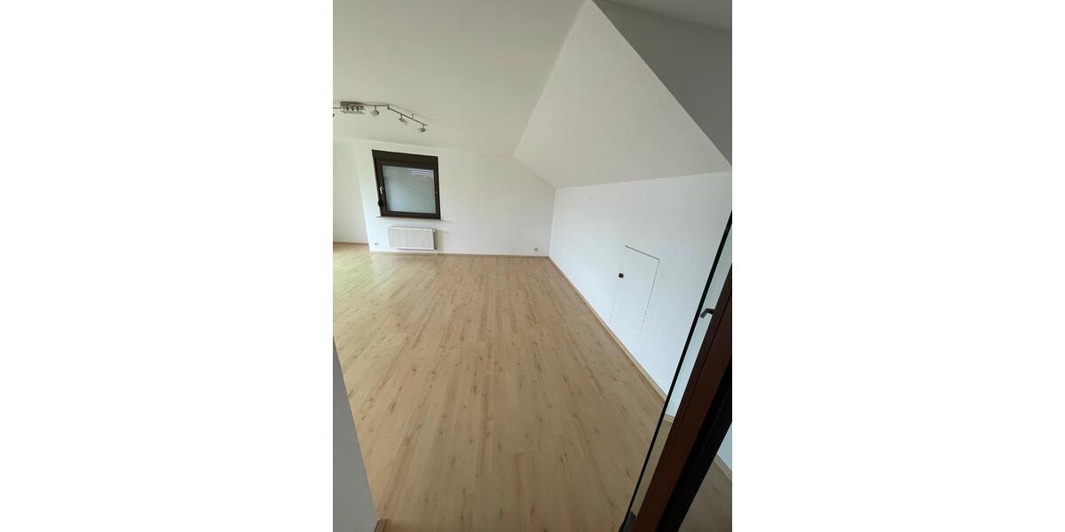 Dachgeschoßwohnung Eschwege - 2 Zimmer, 80 m&sup2;, 595&euro; | Angebot:26213108