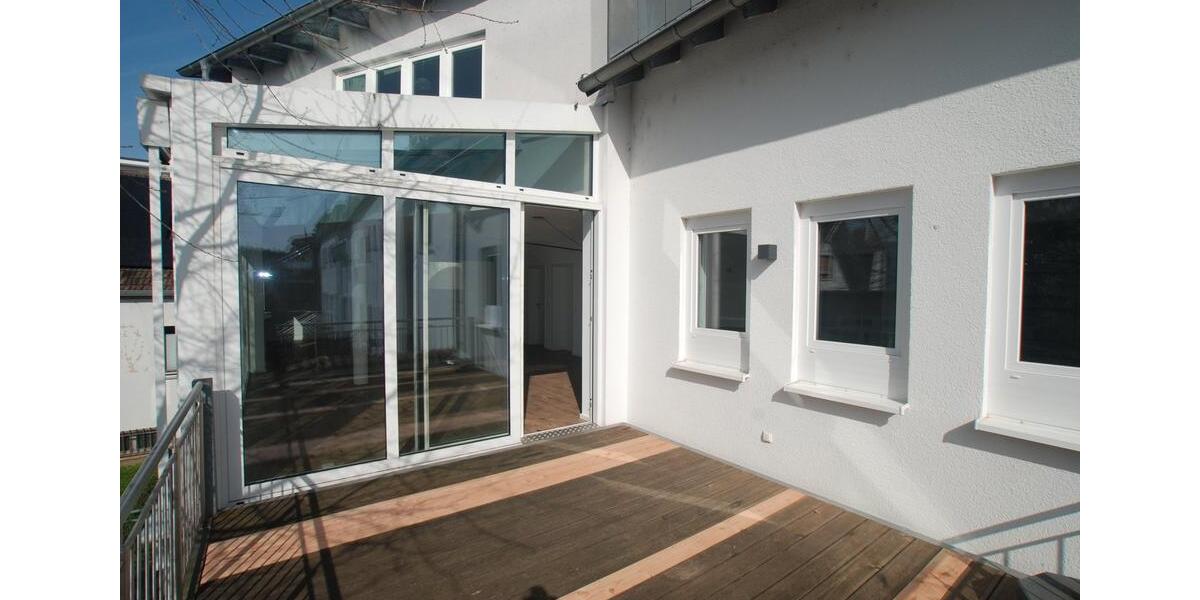 Etagenwohnung Mainz Laubenheim - 4 Zimmer, 136 m&sup2;, 2.100&euro; | Angebot:26254699