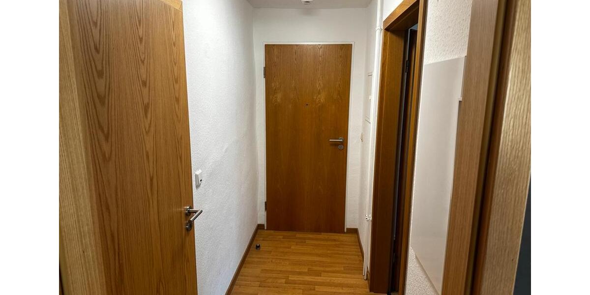 Etagenwohnung Neukirchen - 2 Zimmer, 50 m&sup2;, 340&euro; | Angebot:25415142