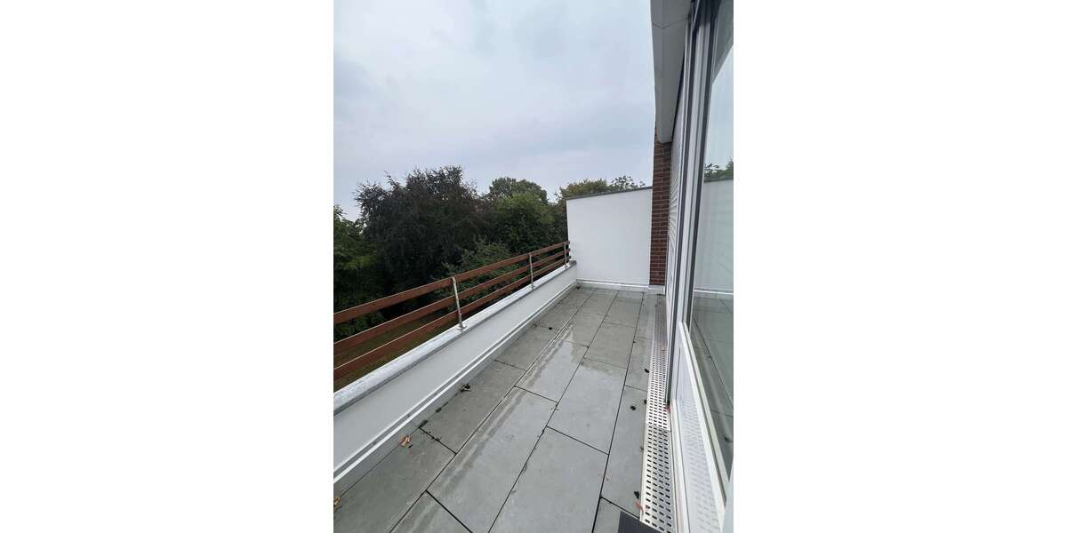 Etagenwohnung Wiesbaden Nordost - 3.5 Zimmer, 127 m&sup2;, 2.100&euro; | Angebot:27243501