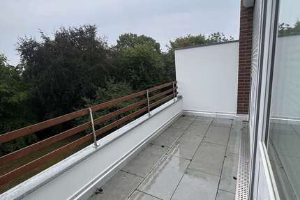 Wohnung Wiesbaden Nordost - 3.5 Zimmer, 127 m&sup2;, 2.100&euro; | Angebot:27243501