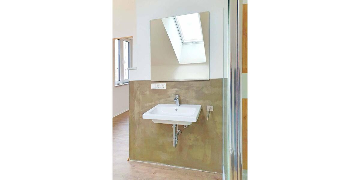 Dachgeschoßwohnung Zachenberg - 3 Zimmer, 1.350&euro; | Angebot:25370227