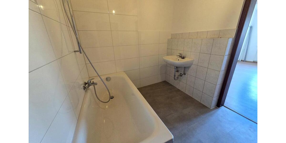 Dachgeschoßwohnung Bad Rodach - 3 Zimmer, 98 m&sup2;, 600&euro; | Angebot:26095511