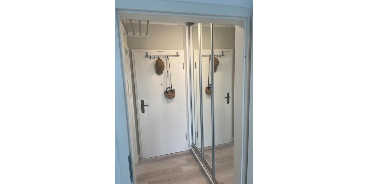 Dachgeschoßwohnung Saarbrücken West - 1 Zimmer, 33 m&sup2;, 750&euro; | Angebot:26322108