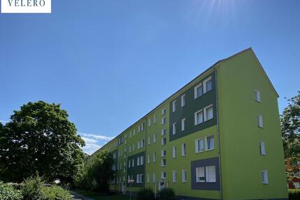 Schicke 2-Zimmerwohnung mit Einbauküche zimmer